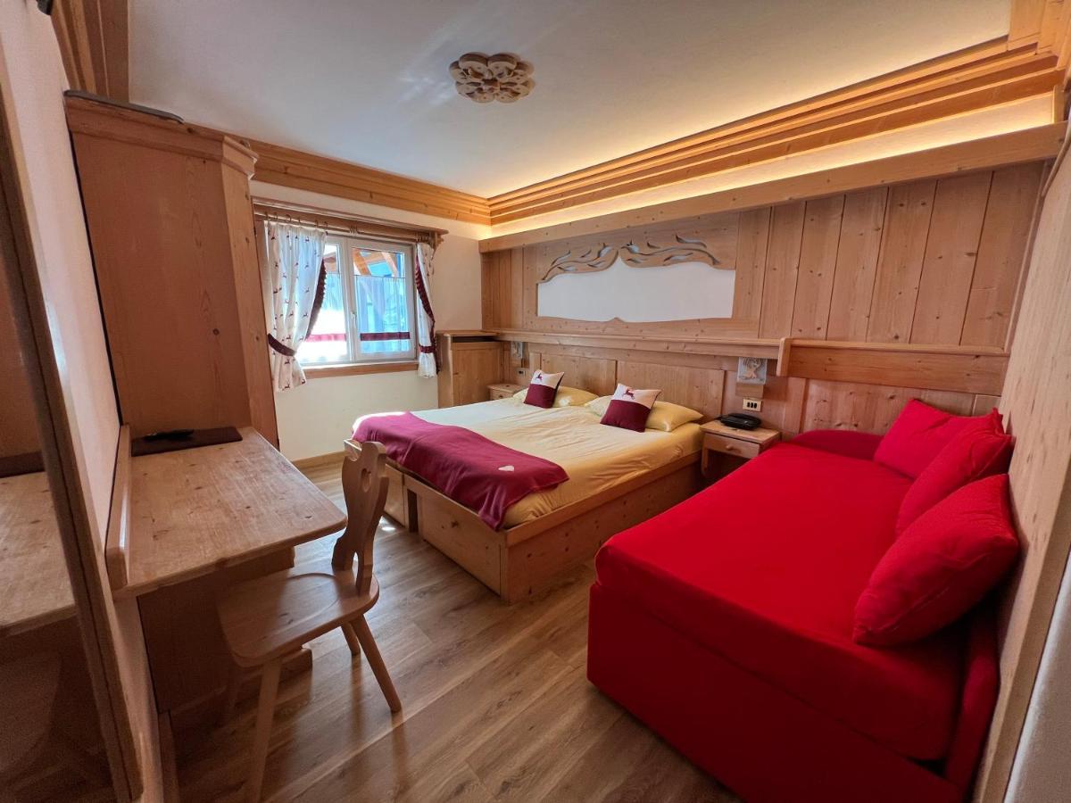 Hotel Aurora Canazei Bagian luar foto