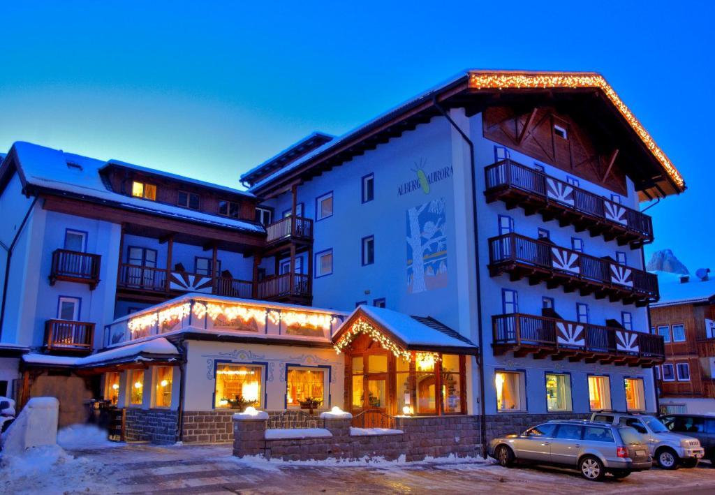 Hotel Aurora Canazei Bagian luar foto